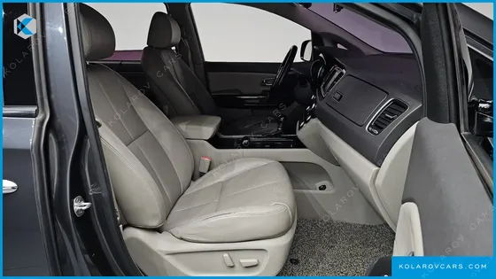 KIA CARNIVAL 11-SEATER NOBLESSE