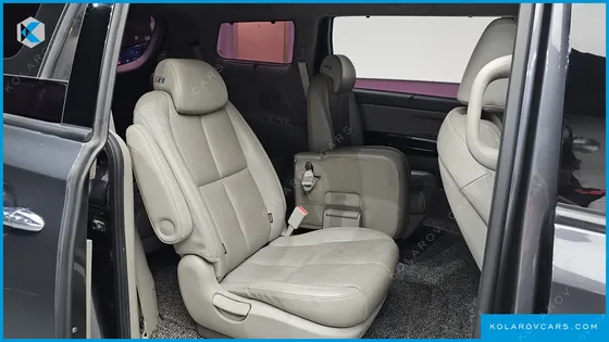 KIA CARNIVAL 11-SEATER NOBLESSE