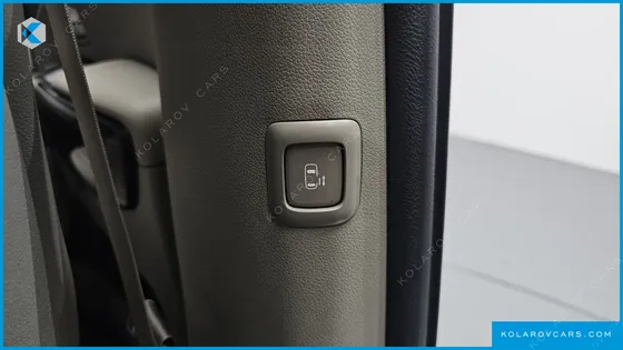 KIA CARNIVAL 11-SEATER NOBLESSE