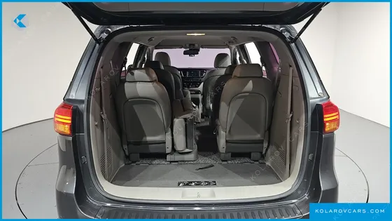 KIA CARNIVAL 11-SEATER NOBLESSE