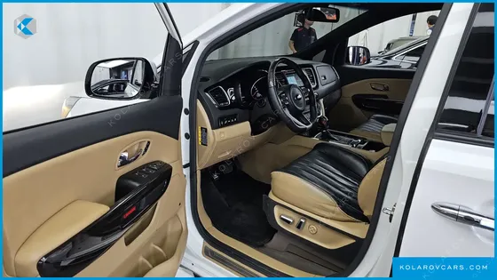 KIA CARNIVAL GASOLINE 7-SEATER LIMOUSINE