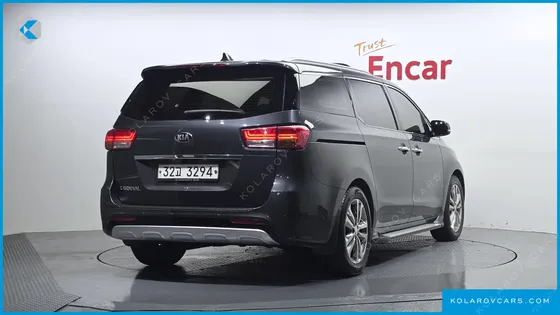 KIA CARNIVAL 9-SEATER PRESTIGE