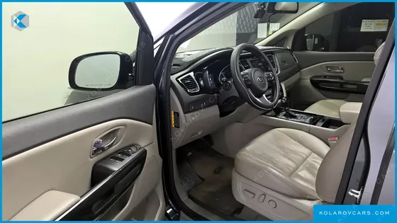 KIA CARNIVAL 9-SEATER PRESTIGE