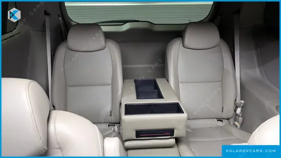 KIA CARNIVAL 9-SEATER PRESTIGE