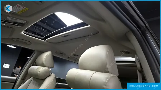 KIA CARNIVAL 9-SEATER PRESTIGE