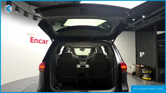 KIA CARNIVAL 9-SEATER PRESTIGE