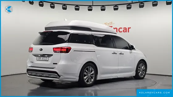 KIA CARNIVAL 9-SEATER HI-LIMOUSINE