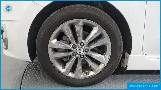 KIA CARNIVAL 9-SEATER HI-LIMOUSINE