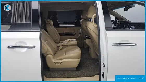 KIA CARNIVAL 9-SEATER HI-LIMOUSINE