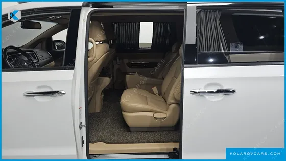 KIA CARNIVAL 9-SEATER HI-LIMOUSINE