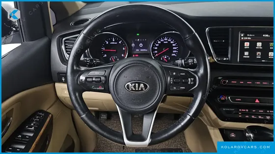 KIA CARNIVAL 9-SEATER HI-LIMOUSINE