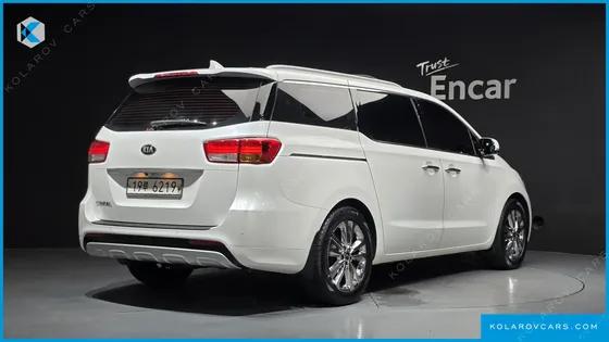 KIA CARNIVAL 9-SEATER NOBLESSE