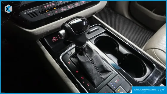 KIA CARNIVAL 9-SEATER NOBLESSE