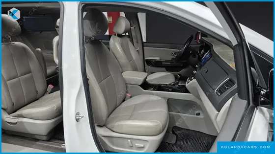 KIA CARNIVAL 9-SEATER NOBLESSE