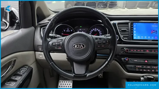 KIA CARNIVAL 9-SEATER NOBLESSE