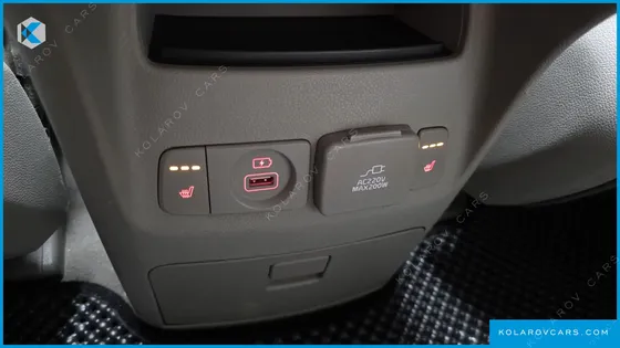 KIA CARNIVAL 9-SEATER NOBLESSE