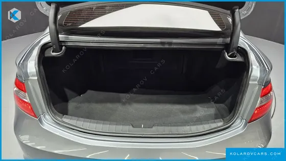 HYUNDAI GRANDEUR HG240 MODERN
