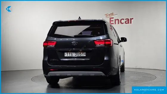 KIA CARNIVAL 9-SEATER NOBLESSE