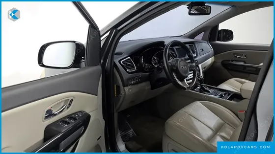 KIA CARNIVAL 9-SEATER NOBLESSE