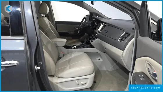 KIA CARNIVAL 9-SEATER NOBLESSE