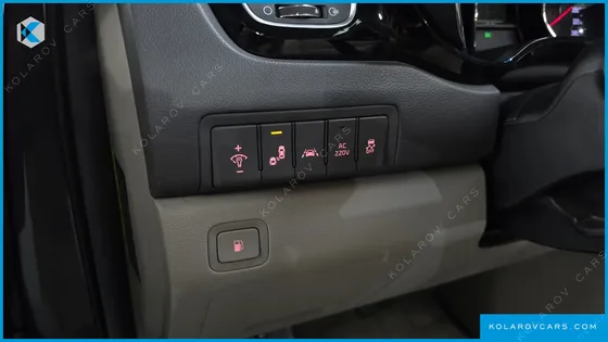 KIA CARNIVAL 9-SEATER NOBLESSE
