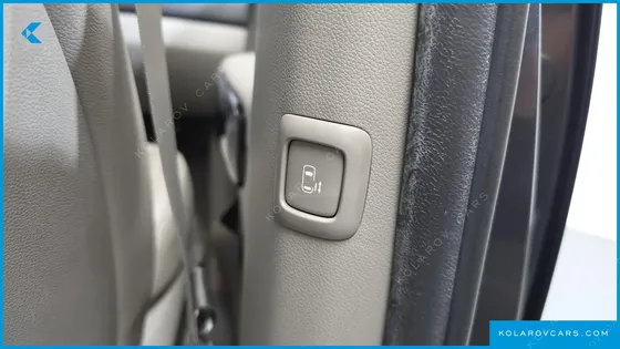 KIA CARNIVAL 9-SEATER NOBLESSE