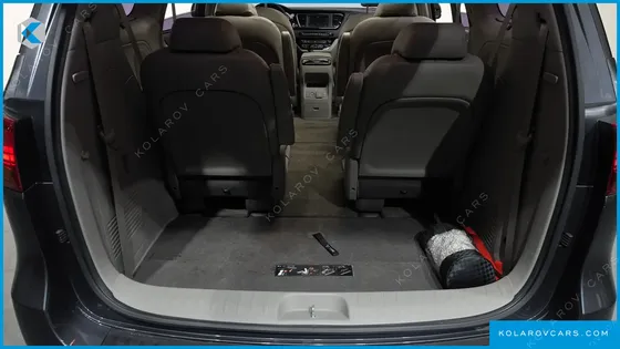 KIA CARNIVAL 9-SEATER NOBLESSE