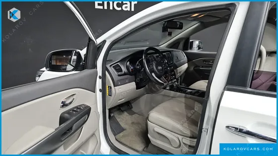 KIA CARNIVAL 11-SEATER LUXURY