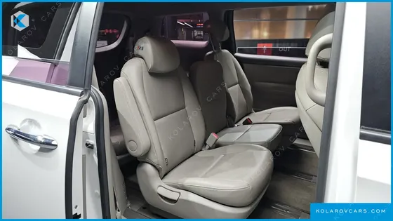 KIA CARNIVAL 11-SEATER LUXURY