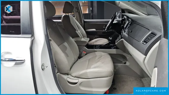KIA CARNIVAL 11-SEATER LUXURY