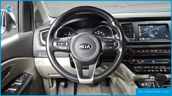 KIA CARNIVAL 11-SEATER LUXURY