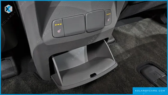 KIA CARNIVAL 11-SEATER LUXURY