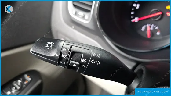 KIA CARNIVAL 11-SEATER LUXURY