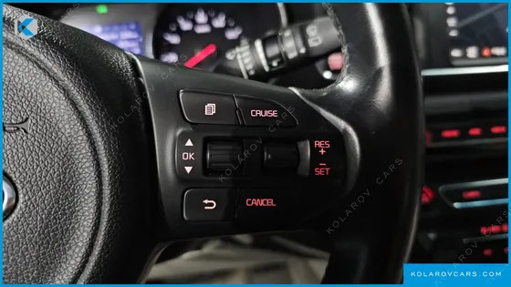 KIA CARNIVAL 11-SEATER LUXURY