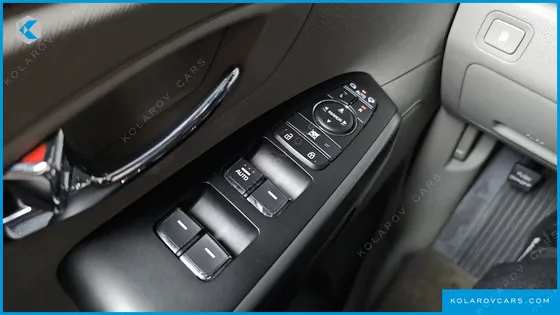 KIA CARNIVAL 11-SEATER LUXURY
