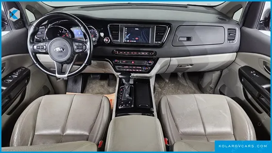 KIA CARNIVAL 7-SEATER LIMOUSINE