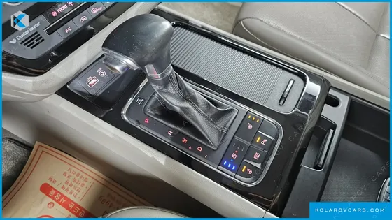 KIA CARNIVAL 7-SEATER LIMOUSINE