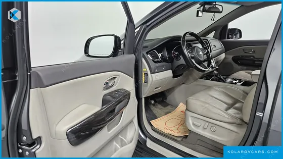 KIA CARNIVAL 7-SEATER LIMOUSINE