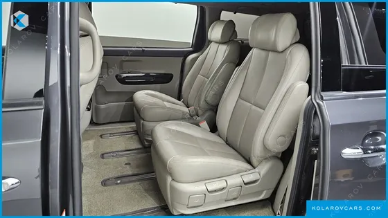 KIA CARNIVAL 7-SEATER LIMOUSINE