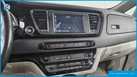 KIA CARNIVAL 7-SEATER LIMOUSINE