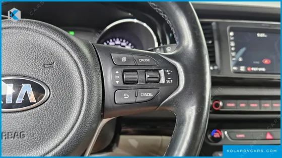 KIA CARNIVAL 7-SEATER LIMOUSINE