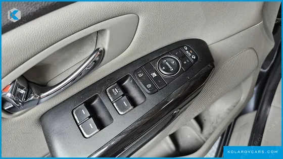 KIA CARNIVAL 7-SEATER LIMOUSINE