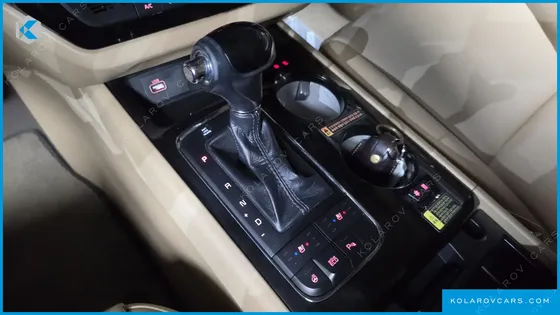 KIA CARNIVAL 9-SEATER HI-LIMOUSINE