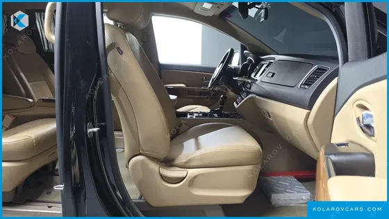 KIA CARNIVAL 9-SEATER HI-LIMOUSINE