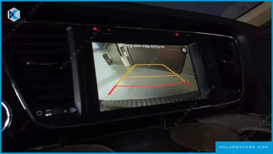KIA CARNIVAL 9-SEATER HI-LIMOUSINE