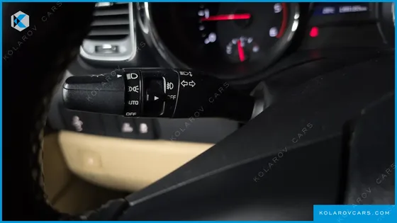 KIA CARNIVAL 9-SEATER HI-LIMOUSINE