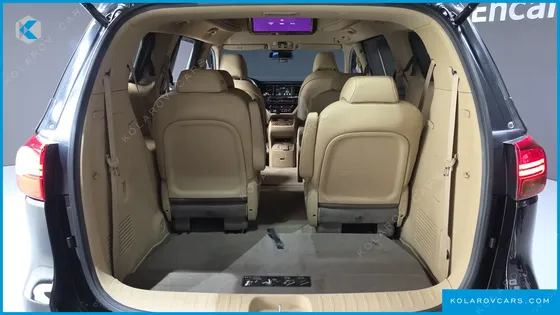 KIA CARNIVAL 9-SEATER HI-LIMOUSINE