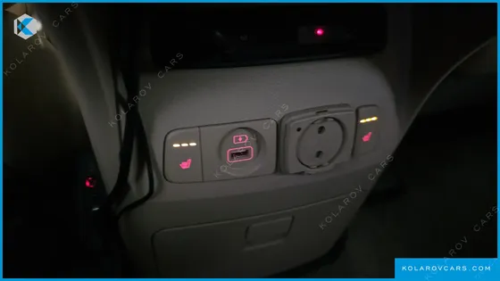 KIA CARNIVAL 9-SEATER HI-LIMOUSINE