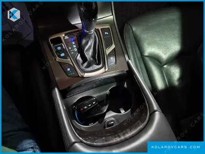 HYUNDAI GRANDEUR HG240 MODERN