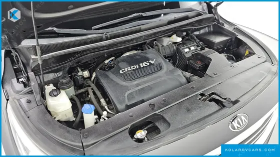 KIA CARNIVAL 9-SEATER PRESTIGE
